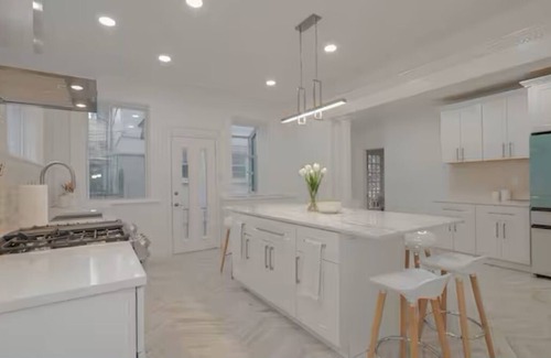Atlantic City Casa | BEACHBLOCK Mansion 9BD, 5BTH+2HLF BTH IN AC NEAR VENTNOR with Hot Tub