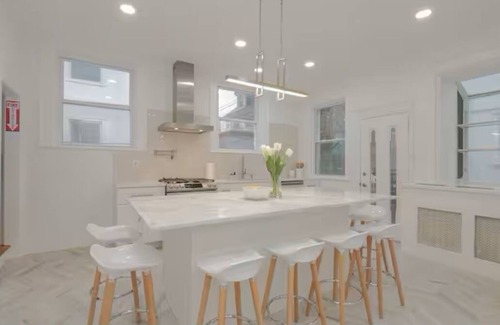 Atlantic City Casa | BEACHBLOCK Mansion 9BD, 5BTH+2HLF BTH IN AC NEAR VENTNOR with Hot Tub
