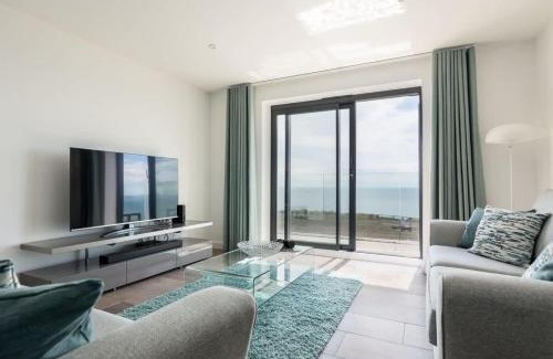 Boscombe Apartamento | Beachcliff - On the Seafront with Two Balconies