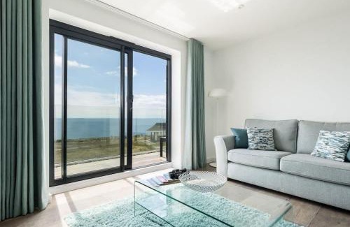 Boscombe Apartamento | Beachcliff - On the Seafront with Two Balconies