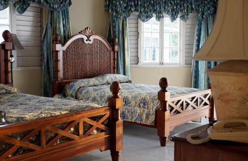 Negril Complejo | Beachcomber Club Resort