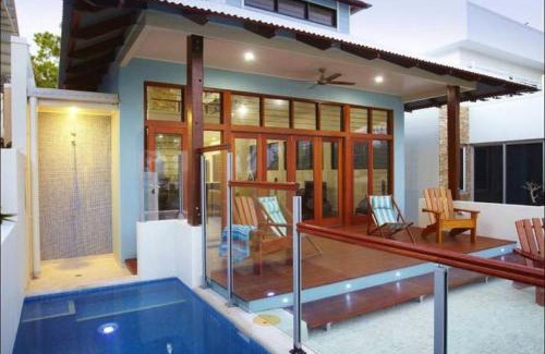 Picnic Bay Casa | Beached on Magnetic