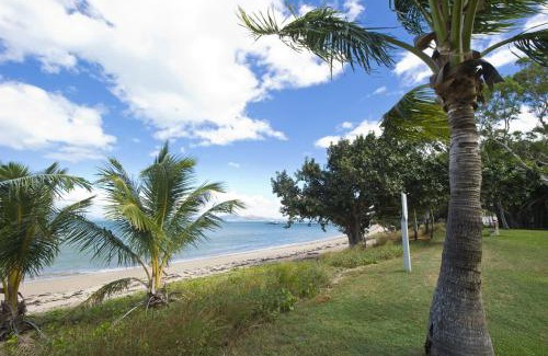 Picnic Bay Casa | Beached on Magnetic