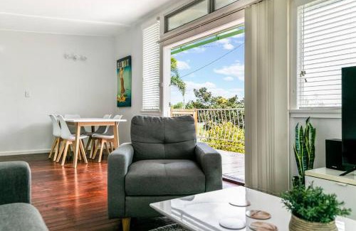 Yamba Casa | BEACHED @ YAMBA (water views, dog friendly, air con)