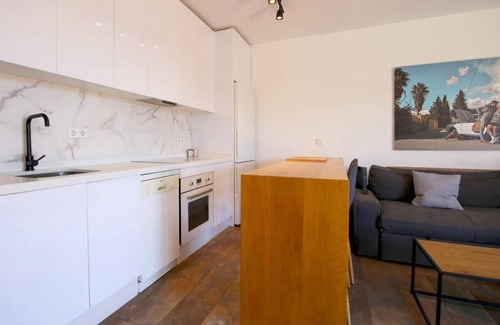 San Luis de Sabinillas Apartamento | Beachfront penthouse with stunning sea views, Next to the beach, restaurants and supermarkets