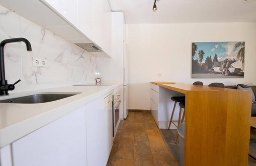 San Luis de Sabinillas Apartamento | Beachfront penthouse with stunning sea views, Next to the beach, restaurants and supermarkets