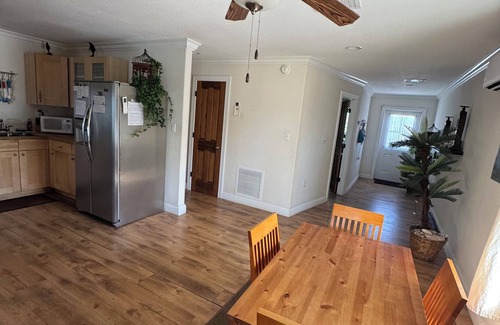 West End Apartamento | Beachfront 1-bdr 1-bath "Sea Breeze Suite" 100 ft from the Ocean with a Pool!