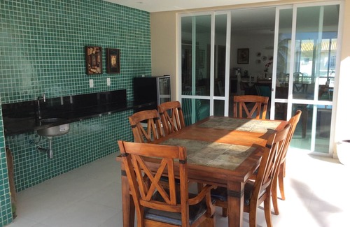 Vilas do Atlantico Casa | Frente al mar, 11 suites con aire acondicionado (> 20 huéspedes), piscina, WiFi, Sky, barbacoa