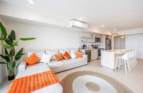 Cerro Plano Condominio | Beachfront 2BR Condo - Rooftop lounge, Pool, Gym & Coworking –1 Min to Main St
