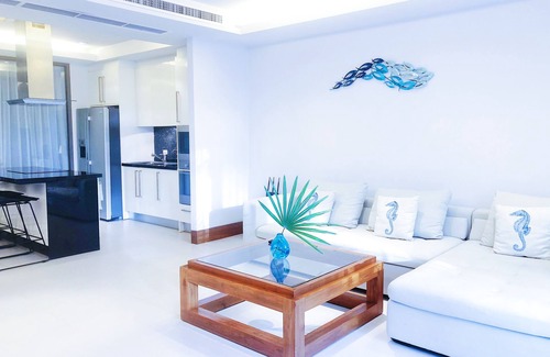 Sa Khu Apartamento | Beachfront 2br Home With Private Plunge Pool on Stunning Naithon Beach 3