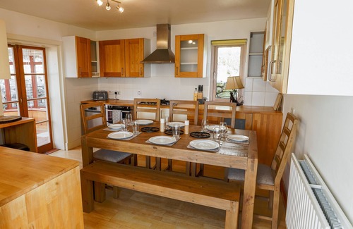 Glenelg Casa | Beachfront 3 Bedroom House
