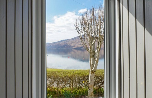 Glenelg Casa | Beachfront 3 Bedroom House