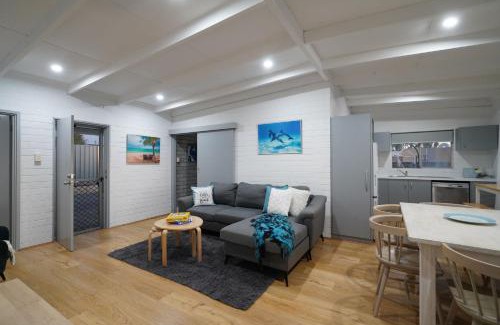 Quinns Rocks Casa | Beachfront 3BR Home with Stunning Ocean Views