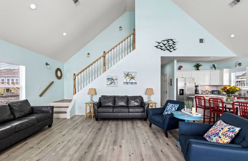 Port Bolivar Casa | Beachfront 5BR | Hot Tub, Bar & Stunning Views
