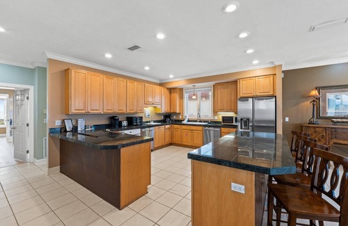 East End Casa | Beachfront 6-bedroom pet friendly home