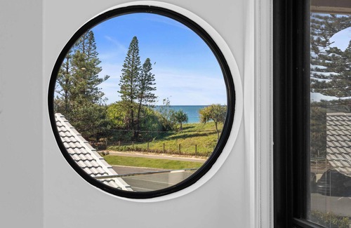 Buddina Casa | Beachfront at Buddina with Heated Pool & Sea Views