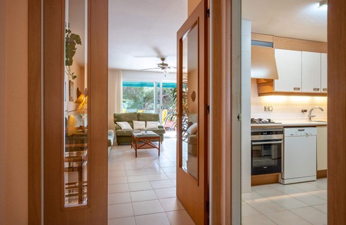 Torredembarra Apartamento | Apartamento frente al mar con 4 piscinas en Torredembarra