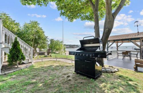 East Shore Apartamento | Beachfront Apartment - 8 min from downtown