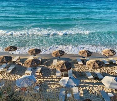 Istron Apartamento | Beachfront Apartment at Voulisma Beach, Crete