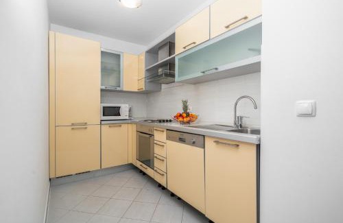 Ratac Apartamento | Beachfront Apartment Mlinarevic