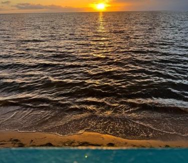 Guanajibo Apartamento | Beachfront Apartment on the Sand