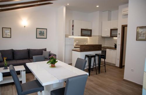 Kastela Apartamento | Beachfront Apartments Don