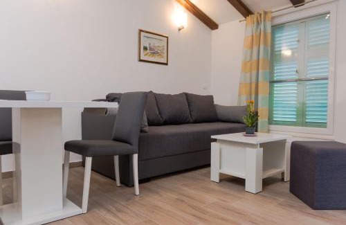 Kastela Apartamento | Beachfront Apartments Don