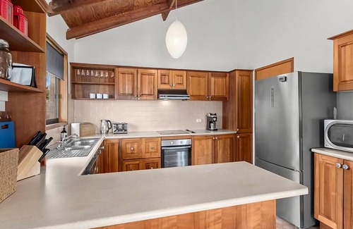 Malua Bay Casa | Beachfront at Malua - Garden Bay Beach