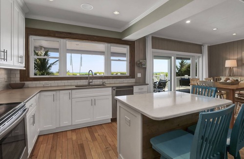 South End Casa | Beachfront Bliss: Luxe 5BR Home, Ocean Views!