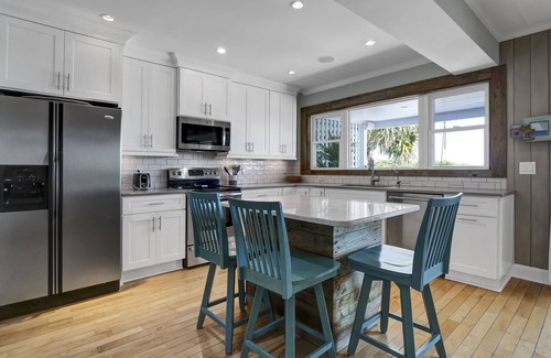 South End Casa | Beachfront Bliss: Luxe 5BR Home, Ocean Views!