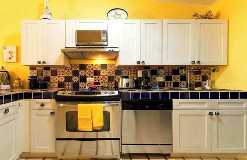 Centro Condominio | 2nd Floor Condo, Steps to the Beach & Local Dining