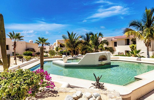 Centro Condominio | 2nd Floor Condo, Steps to the Beach & Local Dining
