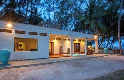 Diani Beach Cabaña | Beachfront Bliss: 2BR Marula Cottage in Stunning Diani