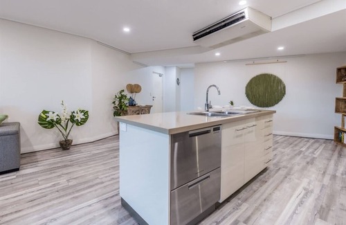 Agnes Water Apartamento | Beachfront Bliss at Malo - Stylish 3-Bed Apartment with Pool, Terrace, and Easy Access to 1770