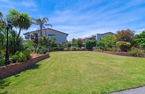 Aldinga Beach Casa | Beachfront Bliss- Aldinga Beach House - 5 BR