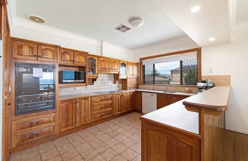 Aldinga Beach Casa | Beachfront Bliss- Aldinga Beach House - 5 BR