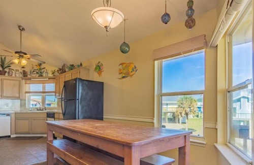 Bermuda Beach Casa | Beachfront Bliss on Bermuda Beach!! It doesn’t get much better! Sleeps 14