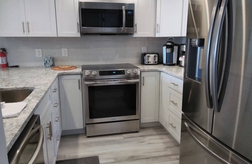 Sunset Reef Condominio | ¡FRENTE AL MAR! Recién remodelado! Beach Cottage Unidad # 2403