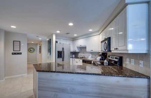 Gulf Pines Condominio | "Beachfront Bliss: East-Facing 3-Bed, 3-Bath Corner Unit on the 9th Floor at Westwinds Condominium" at Sandestin Golf and Beach Resort!