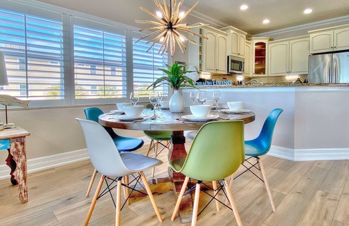 Independence Square Condominio | Beachfront condo with WiFi, EV chargers, AC - one dog welcome