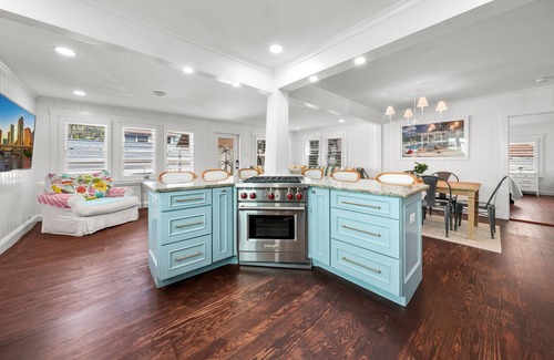 Independence Square Casa | Beachfront cottage with private pool and hot tub!