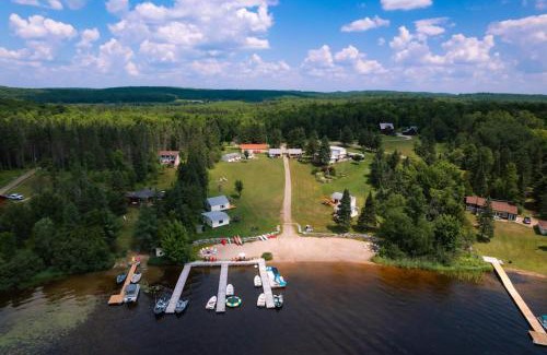 Magnetawan Casa | Beachfront Cabin #5- Maijac Resort & Marina