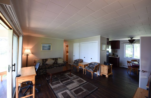 Mackinaw City Casa | Beachfront Cabin on Straits of Mackinac
