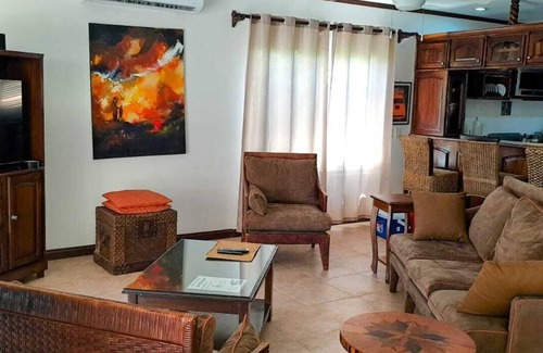 Playa Hermosa Casa | Frente a la playa 3BR Home W / Piscina privada en Playa Hermosa 3 millas al sur de Jaco
