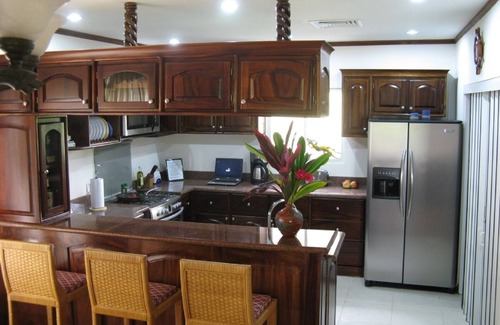 Playa Hermosa Casa | Frente a la playa 3BR Home W / Piscina privada en Playa Hermosa 3 millas al sur de Jaco