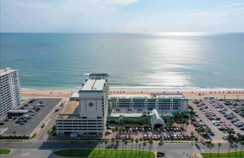 Ortona Park Condominio | Beachfront - City View - King bed