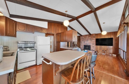 Carsonville Casa | BeachFront Couples Getaway w Starlink & Sunrises!