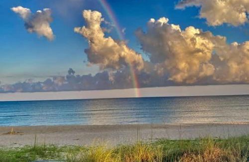 St. George Island Casa | Beachfront Coastal Cottage St George Island