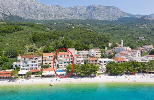Tucepi Apartamento | Beachfront Comfort Apartment NIVES