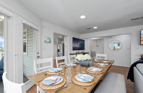 Pointe San Luis Casa | Beachfront | Community Pool | HotTub | Fenced Yard